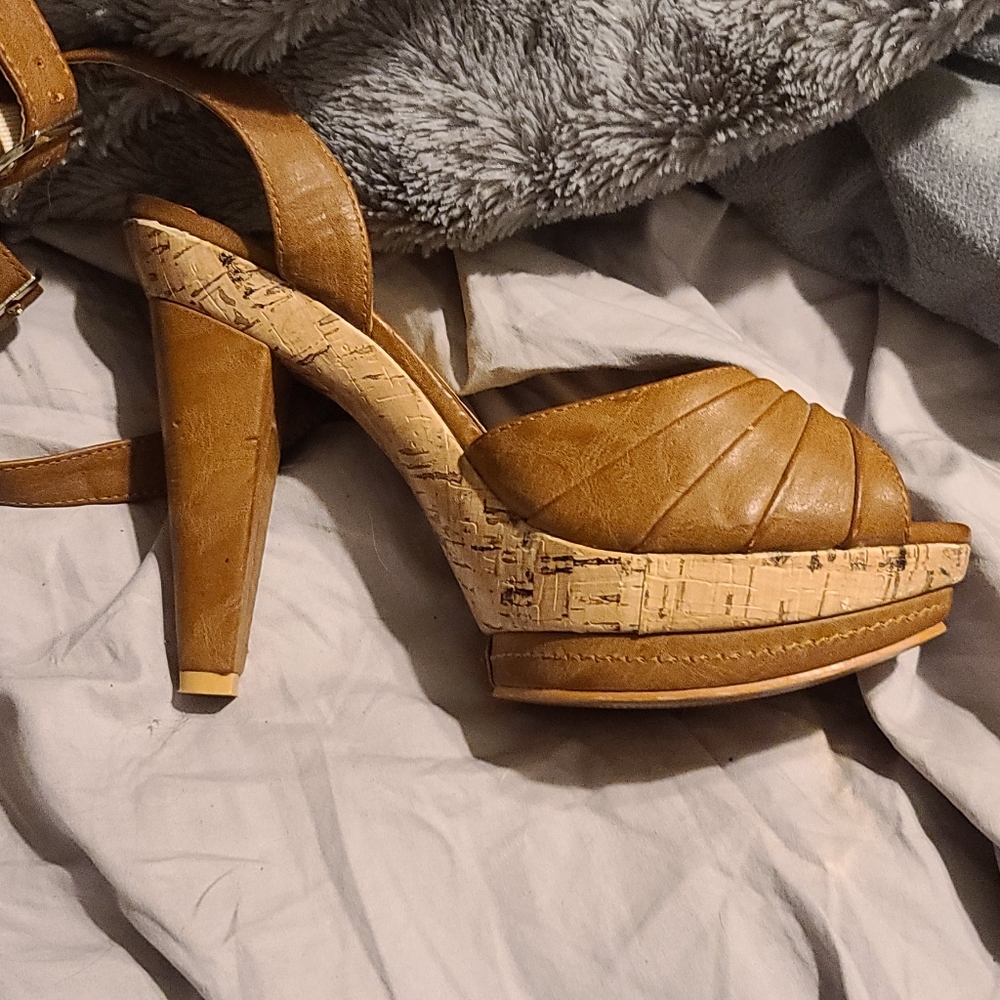 ToGo Heels - Picture 2 of 2